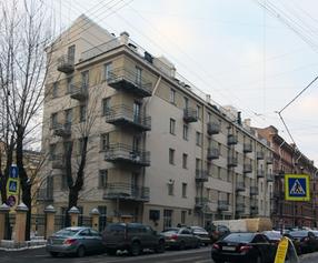 Дом-коммуна инженеров и писателей (с оградой)