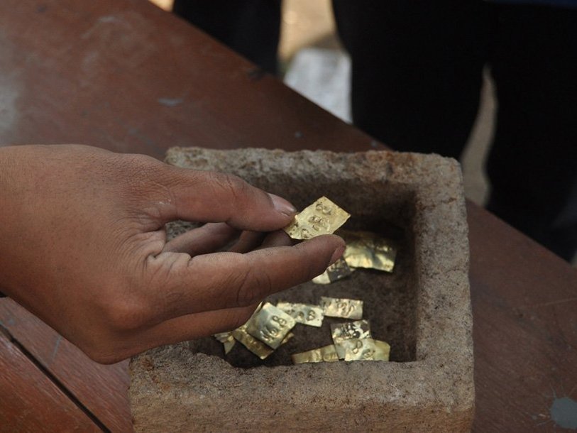 Новости археологии: В Индонезии найден каменный ковчег с золотом